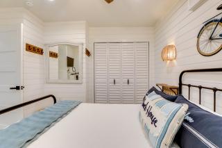 Bayfront Retreat Across From Treasure Island Beach - 1
