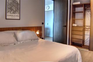 Luxury 2BR KingSize Suites with Amazing City Views Pool & Gym - 1