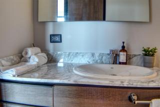 Luxury 2BR KingSize Suites with Amazing City Views Pool & Gym - 3