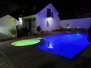 Casa Quinta en Conjunto con Piscina y Jacuzzi - 1