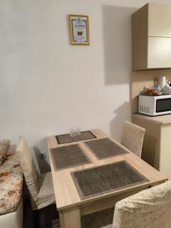 Suit Home Аpartment - free street parking & Self Check - in, two bedrooms - 2