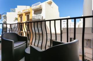 Seaside Stay Near Bugibba Centre & Promenade - 5