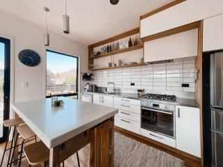 Kowhai Cabin - Serene Scandi Escape in Hokitika - 8