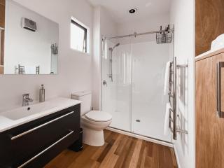 Kowhai Cabin - Serene Scandi Escape in Hokitika - 1