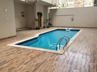 Spacious City Apartment near New Marina- 3 min walk to beach - 5