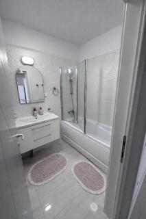 Apartment Schengen Area & UPG Ploiesti - 4