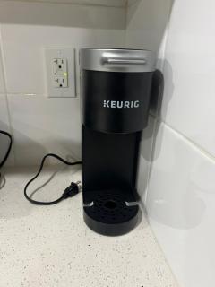 Modern 1BR Suite Sleeps 3-4 in Near YYC Calgary Airport - 8