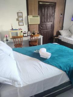 Quarto econômico com banheiro privativo Self check in perto CMPC e BR 116 - 6