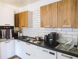 Relaxing Getaway - Newly renovated Farm House - 6