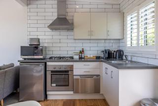 Te Whau Bach Apartments - Stay Waiheke - Te Whau Bay - 5