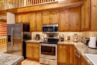 Abode at Moosehead Cabin - 5