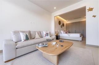 Casa Mint, Ocean Views, Pools, Gym & Beach Club - 1