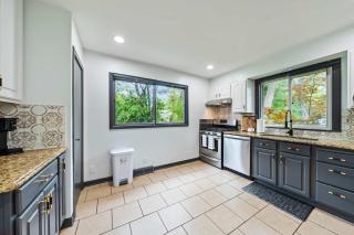 Manor creek Vacation Getaway Navy Family House - 1