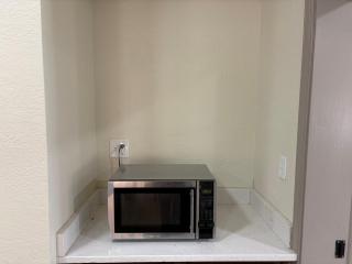 HomeTowne Studios by Red Roof Richmond, VA - W Broad St - Richmond - 5