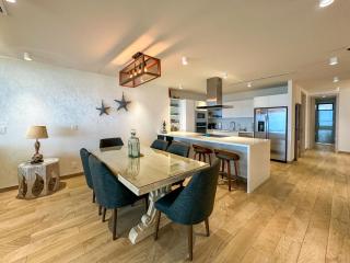 Stunning 3rd Floor Beachfront Condo - 7