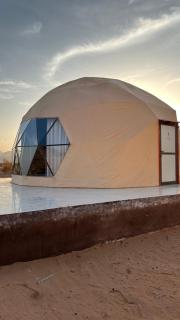 Madonna Rum camp bubbles & Jeep tours - 8