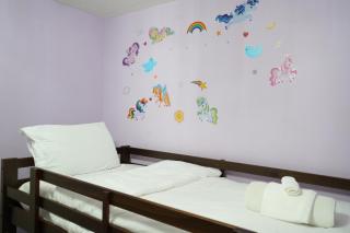 Luxury 5BR Home with Spa Bath - 1