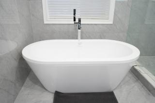 Luxury 5BR Home with Spa Bath - 6