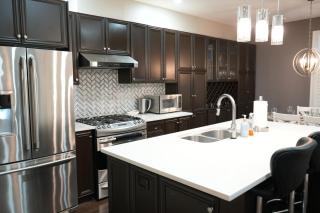 Luxury 5BR Home with Spa Bath - 8