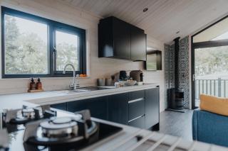 Briarfield Farm Stays - Uisce Cabin - 4