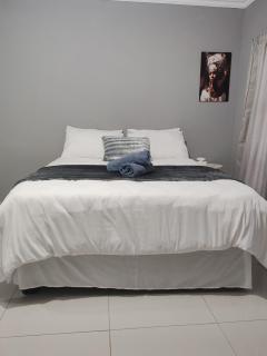 Ekukhanyeni Guest house - 8