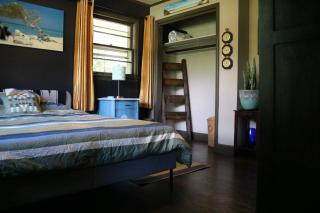 Bohemian Retreat near Downtown & Airport - 2