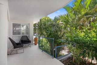 Surf Side Buddina Escape - 1