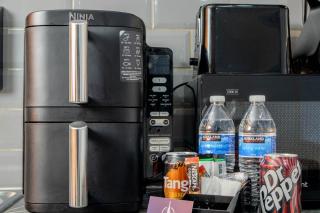 City Centre Studio With Self Check-In Washer Dryer WiFi & Netflix - 9