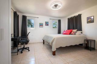 Milton 3 Br Quiet Beachfront Pool Dock - 5