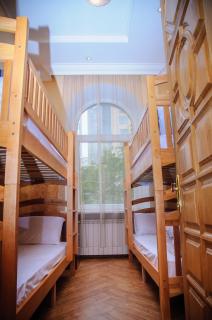 Golden Globus Hostel - Kiev - 9