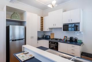 Rapunzels Art Deco Hideaway in New Farm - 3