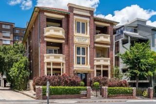 Rapunzels Art Deco Hideaway in New Farm - 9