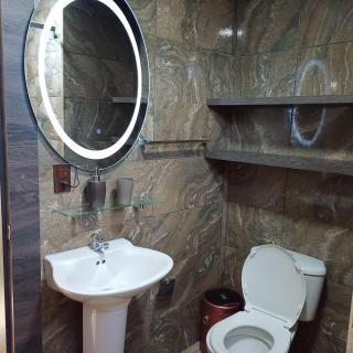 Departamento azul de 2 hab en la Victoria, cerca de universidades con garaje - 1