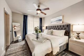 Extended Stay Retreat 2-Story Poolside Condo - 8