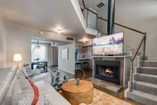 Sophisticated urban loft with king suite - 6