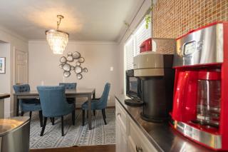 Spacious Dallas 2BR Condo Resort-Style Pool - 2