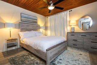 Elegant 2BR w Resort Courtyard in Central Dallas - 8