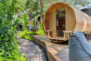 Tranquil Retreat Private Yard & Wellness Therapy - 9