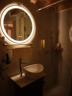 Golden Sun Salon - 4