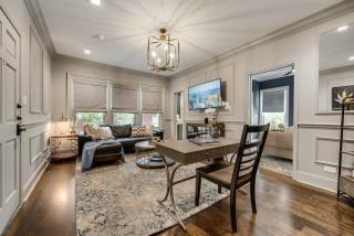 Spacious 1BR sophisticated with tons of windows - 2