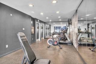 CWRU & Little Italy Stay with King Bed Gym Parking WD - 4