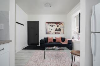 Stylish Roncesvalles Flat - 6