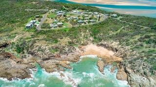 Peter's Cottage - A Coastal Gem In Historic 1770 - 1