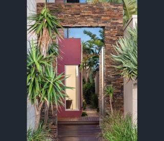 Beachside Family Home - 9