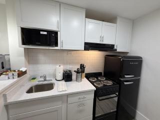 Renovated Beachfront Studio, New Kitchen, Pool - 6