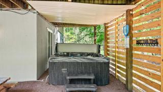 Mews Mountain House by AvantStay Walk to Beach Hot Tub Game Room - 5