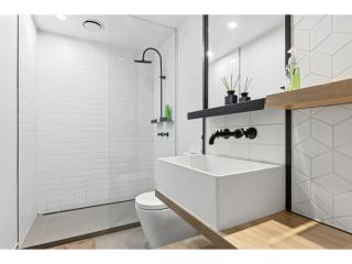 Solaris Residence Premium Bright One Bedroom Apartment at Marvel Stadium - 7