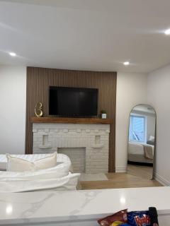 Bright & Cozy Private Studio Apartment - 0