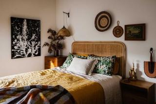 Moonbird Beach Shack ~ Ocean Escape - 1