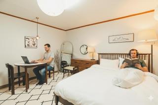 Sinsa station stay - 6